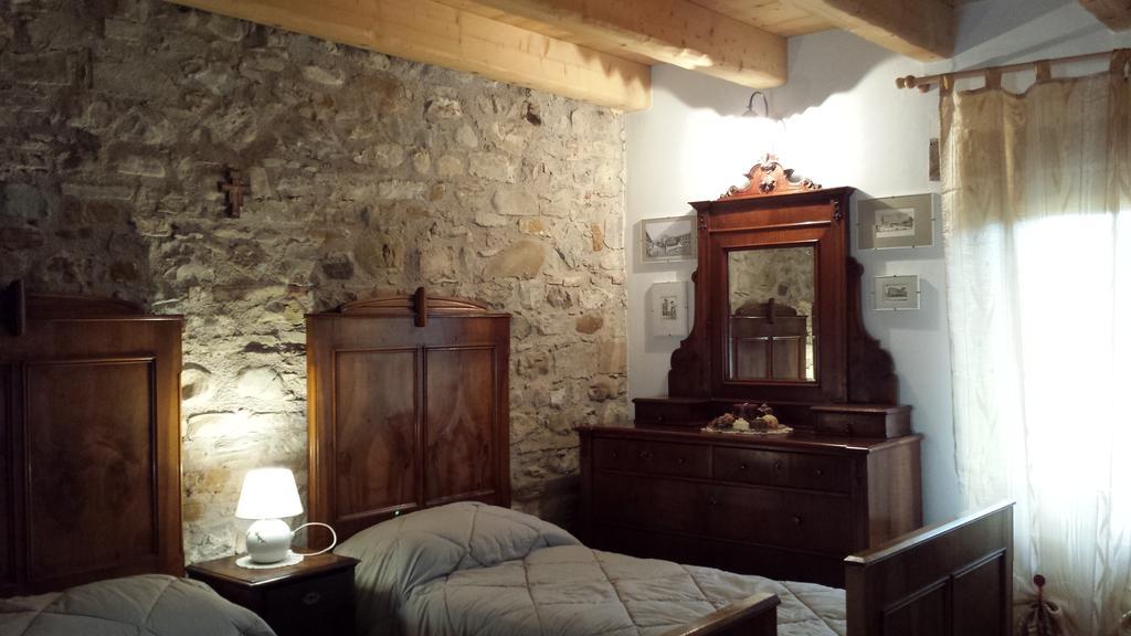 Agriturismo Casteldardo Guest House Trichiana Phòng bức ảnh